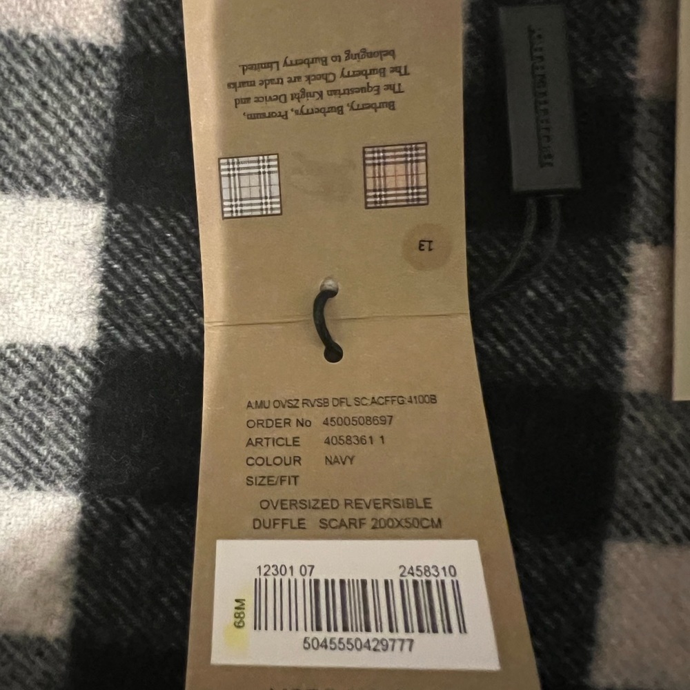 Brand new Burberry oversized reversible duffle scarf - Picture 6 of 6
